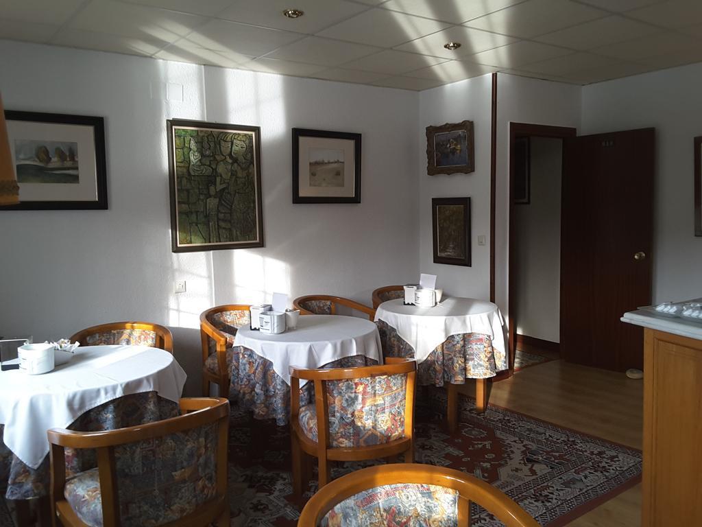 Riodeva Hotel Unquera Bagian luar foto