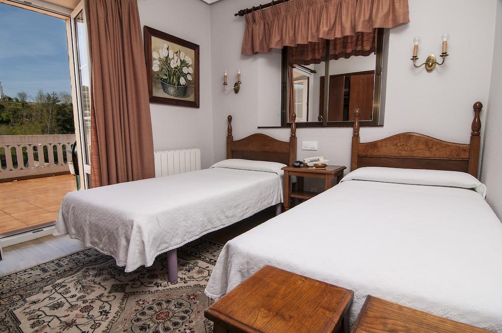 Riodeva Hotel Unquera Ruang foto